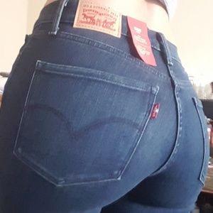 Women's  Levi's Jeans